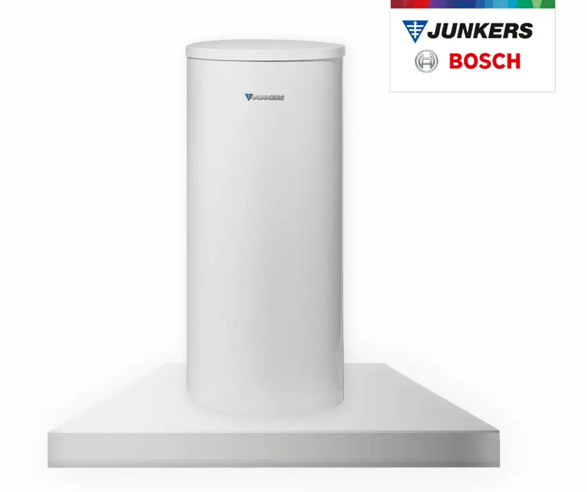 Weißer, zylindrischer Warmwasserspeicher auf einer Plattform, mit der Marke Bosch oben links. Emaillierter Stahlbehälter, einfache Form ohne zusätzliche Merkmale.